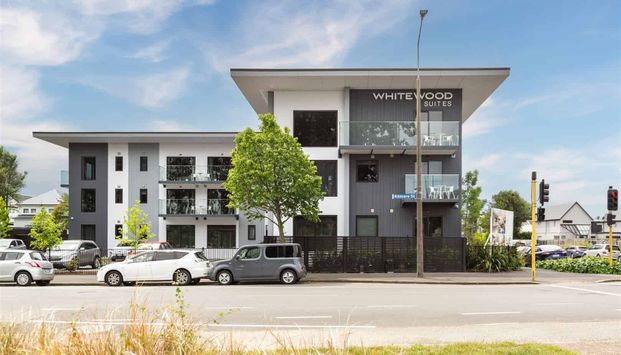 Executive Fully Furnished Apartment in Stylish Whitewood Complex - Photo 1