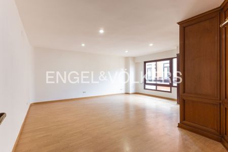 Apartamento de alquiler en Pascual y Genis, Sant Francesc - Photo 2