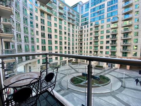 2 bedroom flat to rent - Photo 2