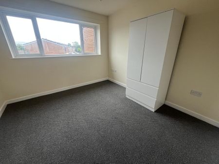 4 bedroom terraced house to rent - Photo 4