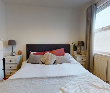 2 Bed Flat, Wastdale Road, SE23 - Photo 2