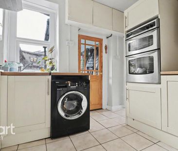 3 bedroom end of terrace house to rent - Photo 5