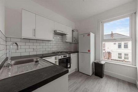 Franciscan Road, London, SW17 - Photo 4