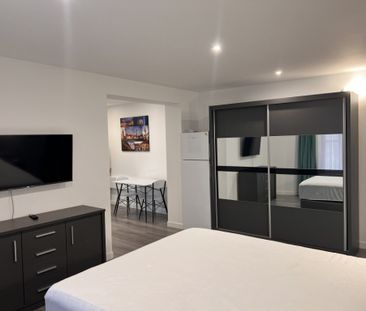 Garsoniera lux tip studio ultracentral aproape de Spital - Photo 3