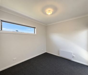 Brand New, Modern & Effortless Living - Photo 4