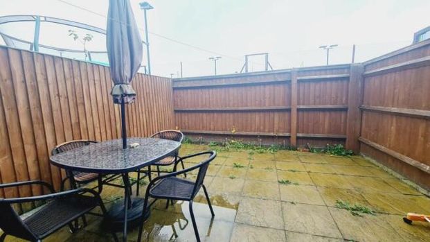 6-10 Whippendell Road, Watford - Photo 1