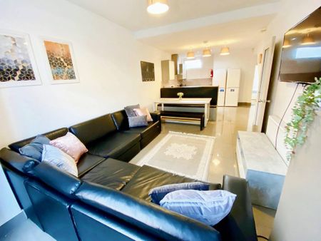 5 bedroom house to rent - Photo 2