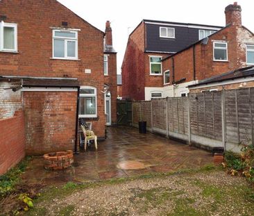 4 bedroom semi-detached house to rent - Photo 2