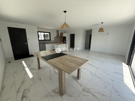 Location Maison 4 pièces 93m² ST VINCENT SUR GRAON 85540 - Photo 2