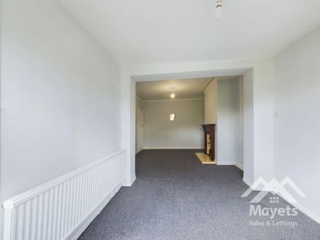 4 bedroom semi-detached house to rent - Photo 2