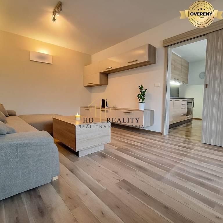 HD REALITY, prenájom, 2 izbový byt s dvoma par.miestami vo Zvolene - Photo 1