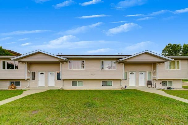- 2 Bedroom at Eagle Manor - Photo 1