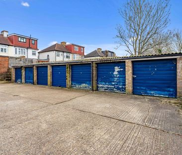 Stonecot Hill, Sutton, SM3 - Photo 1