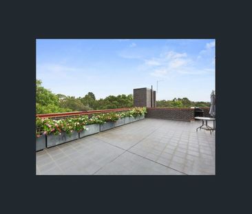 3 BEDROOM APARTMENT IN PRIME WENTWORTHVILLE LOCATION! - Photo 1