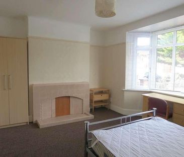 Bedroom Semi Detached House In Winton, BH3 - Photo 3