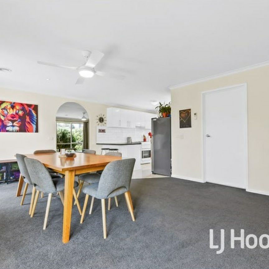 3 Fox Close, HAMPTON PARK VIC - Photo 1