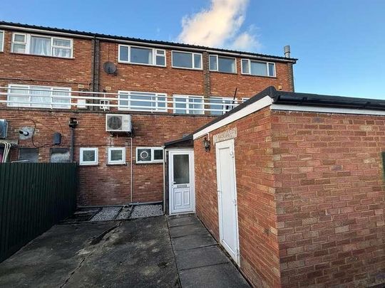 Mead End, Biggleswade, SG18 - Photo 1