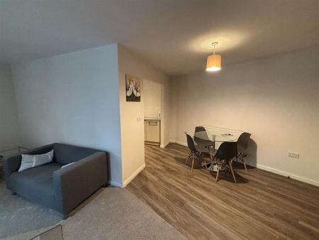 2 bedroom flat to rent - Photo 3