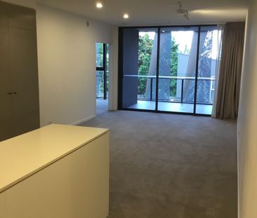 2 BEDROOM / 2 BATHROOM / 1 CAR UNFURNISHED - OPERA APARTMENTS - Photo 1