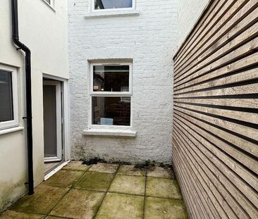 2 bedroom terraced house to rent - Photo 1