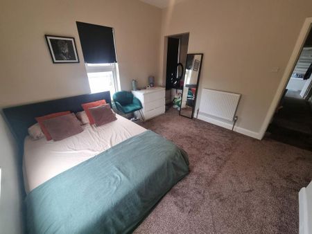 2 bedroom semi-detached house to rent - Photo 5