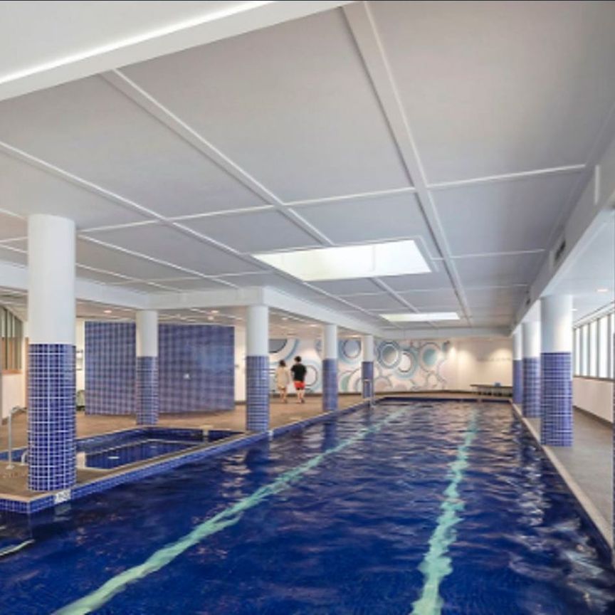 Large courtyard Ground Floor apartment 2Bed 2 Bath - Photo 1