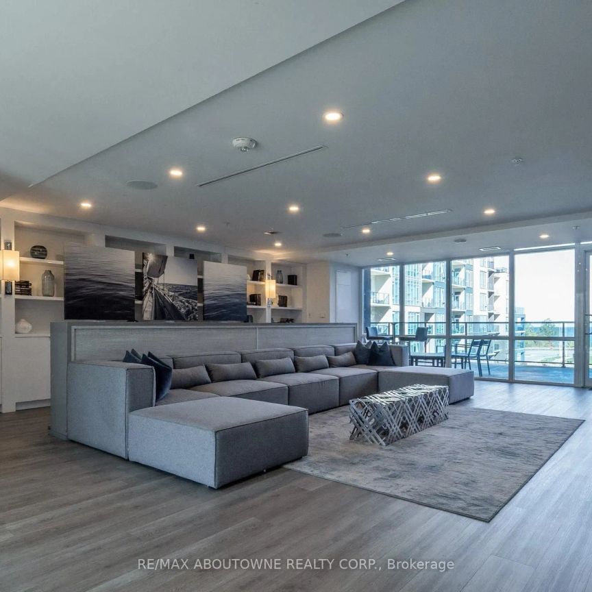 16 CONCORD Place #505 - Photo 1