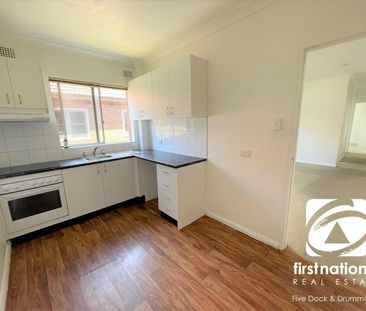 SPACIOUS 1 BEDROOM UNIT, BALCONY + CAR SPACE - Photo 3