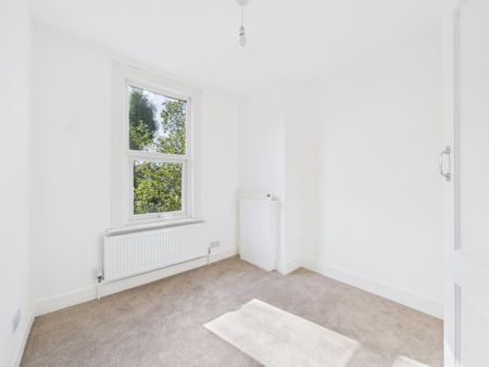 3 bedroom terraced house to rent - Photo 4