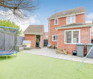 3 bedroom detached house to rent - Photo 3