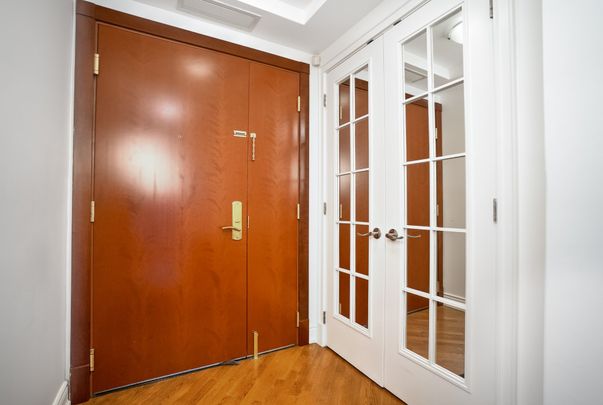 Condo for rent, Montréal (Ville-Marie) - Photo 1