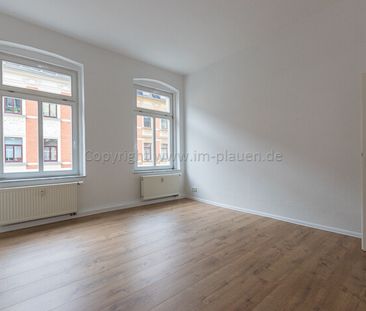 moderne Einbauküche - Bad mit Wanne - 1.Obergeschoss 3-Zimmerwohnun... - Photo 4