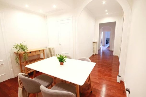 Carrer del Consell de Cent, Barcelona, Catalonia 08009 - Foto 1