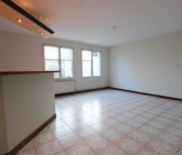 UN BEL APPARTEMENT T4 À PROXIMITÉ DU CENTRE-VILLE DE QUIMPER. - Photo 1