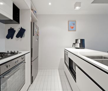 Refined Apartment Living on the Kingston Foreshore - Photo 6