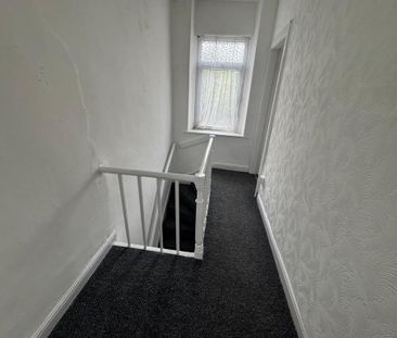 2 bedroom end of terrace house to rent - Photo 3