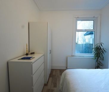 Room in a Shared House, Alloa Road, SE8 - Photo 6