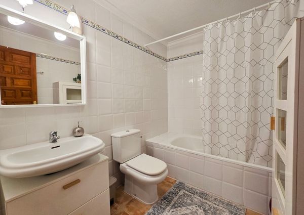 2 bedroom sea view apartment for rent in Cumbre del Sol