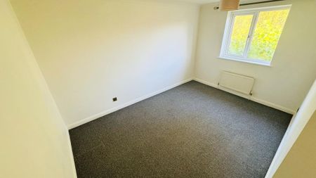 4 bedroom detached house to rent - Photo 4