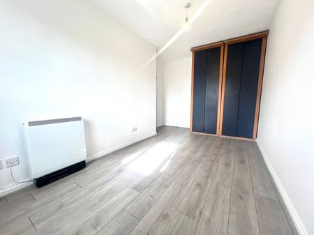 Admiral Court, Stern Close, Barking, ... - Photo 3