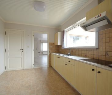 Te huur: Ruime woning met tuin en dubbele garage - Photo 5