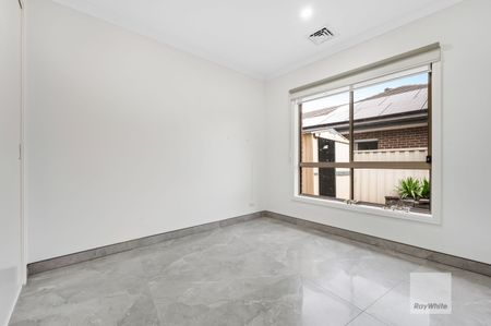 Low Maintenance Living! - Photo 5