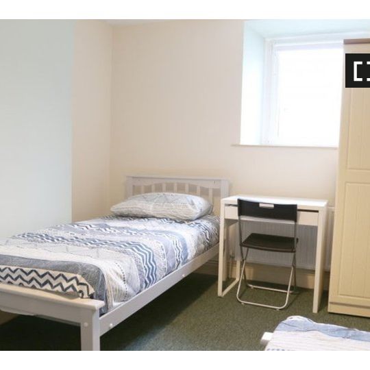 Bed to rent in 9-bedroom house in Stoneybatter - Photo 2