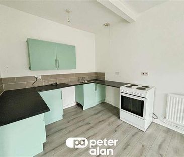 High Street, Fleur De Lis, Blackwood, NP12 - Photo 3