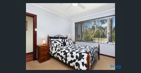 Spacious 3 Bedroom Family Home with Optional 4th bedroom, Teenagers Retreat and Separate Workshop - Photo 2