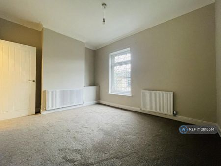 2 bedroom end of terrace house to rent - Photo 4