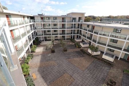 THE BASE - BRENTWOOD STATION, Property for rent - Photo 3