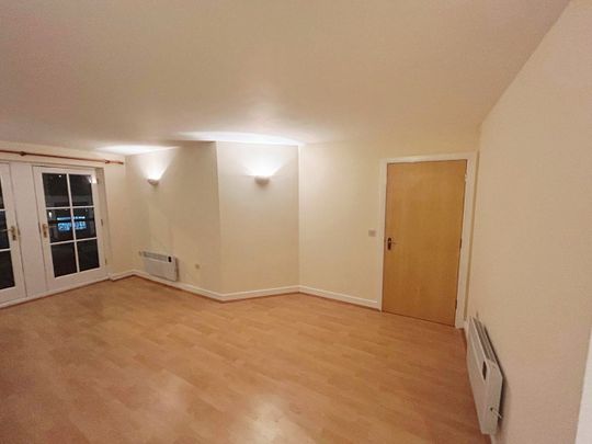 2 Bed Flat, Stockwell Road, SW9 - Photo 1