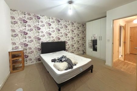 Guildford Road, Woking - 1 bedroomProperty for lettings - Seymours - Photo 3