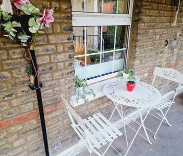 Studio Flat, Ebury Bridge Road, SW1W - Photo 1